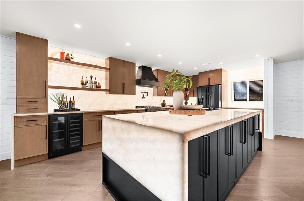 330 LEEWARD ISLAND photo 17
