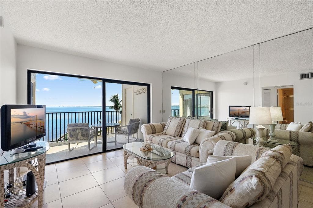 6322 PALMA DEL MAR BOULEVARD S 209 photo 12