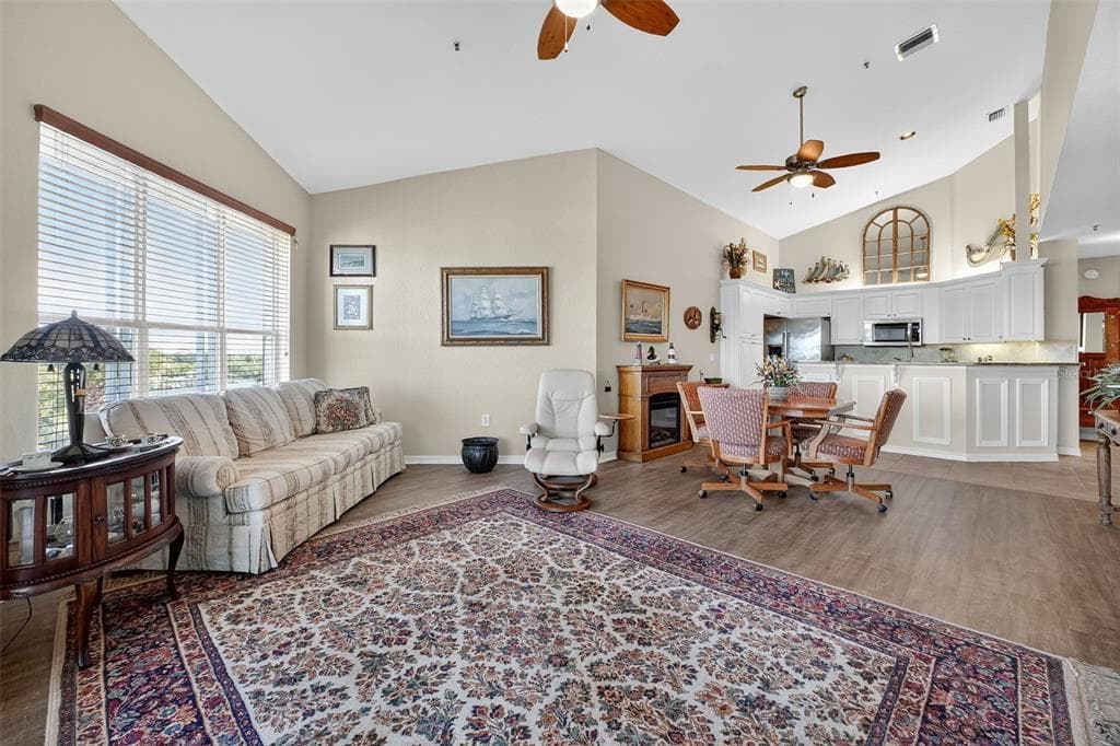 434 BOUCHELLE DRIVE 304 photo 10