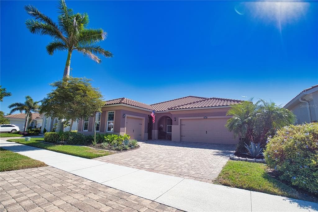 11689 TAPESTRY LANE photo 2