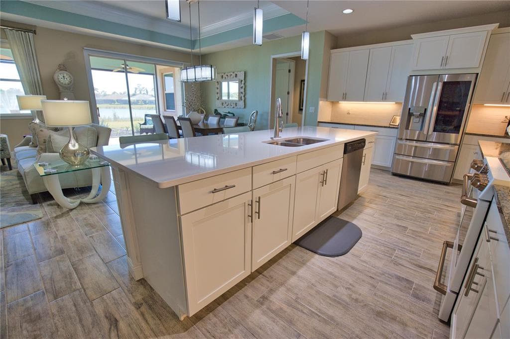 11689 TAPESTRY LANE photo 17