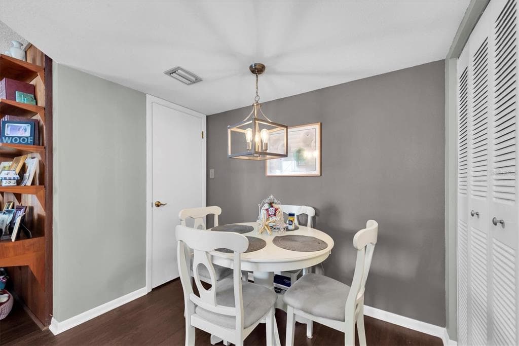 660 ISLAND WAY 506 photo 17