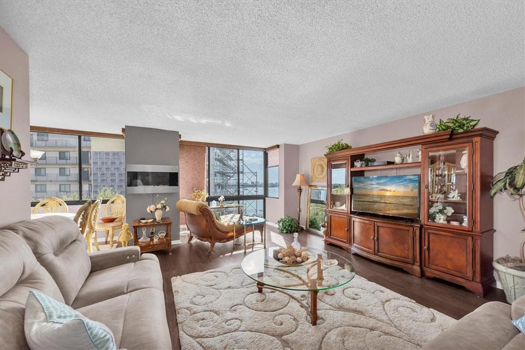 660 ISLAND WAY 506 photo 10