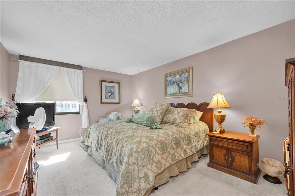 660 ISLAND WAY 506 photo 21