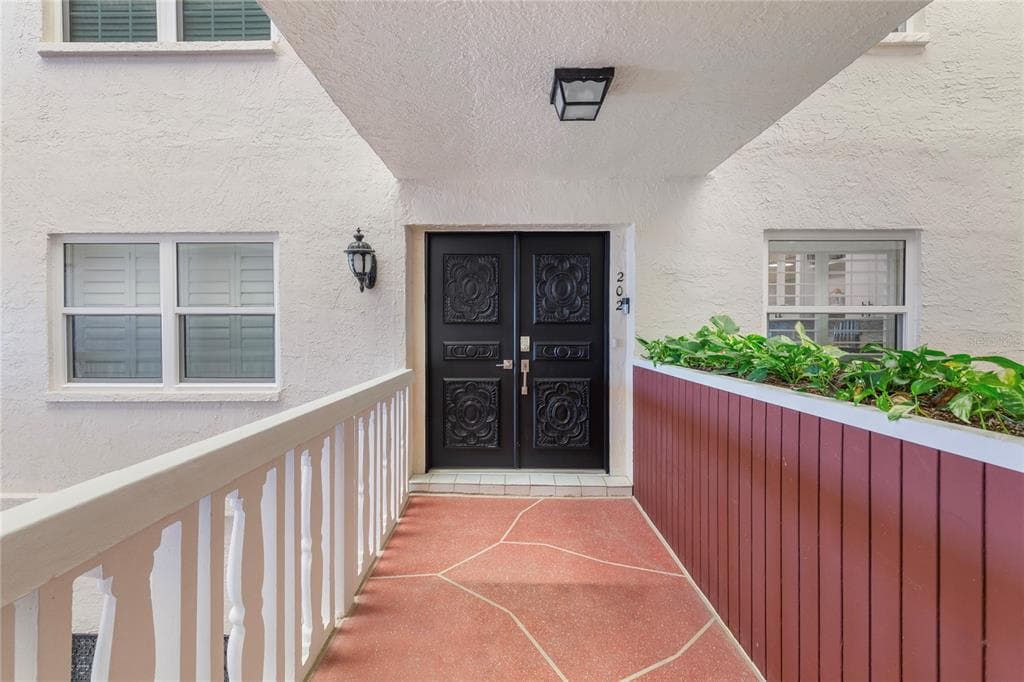 2900 GULF BOULEVARD 202 photo 2