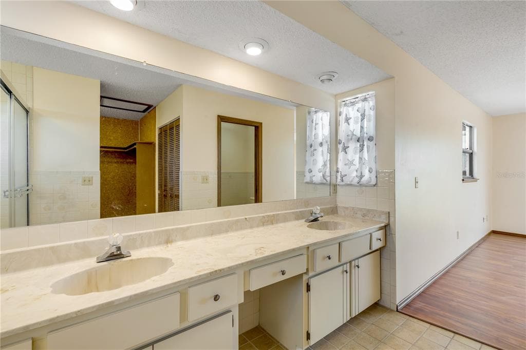 824 EEL AVENUE photo 6