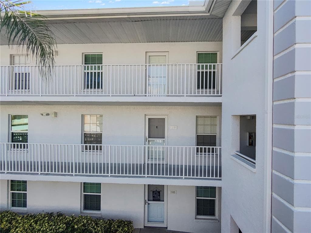 9610 VICTORIA LANE D202 photo 23