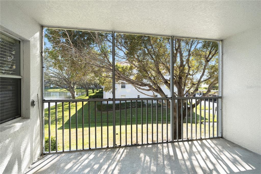 9610 VICTORIA LANE D202 photo 21