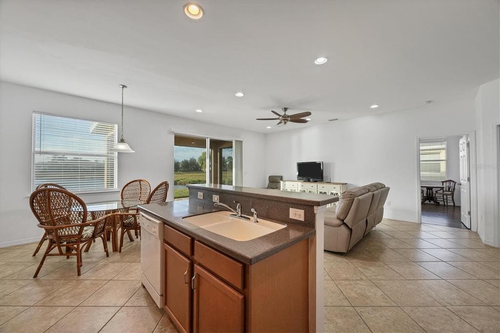 5283 CANYONLAND WAY photo 17