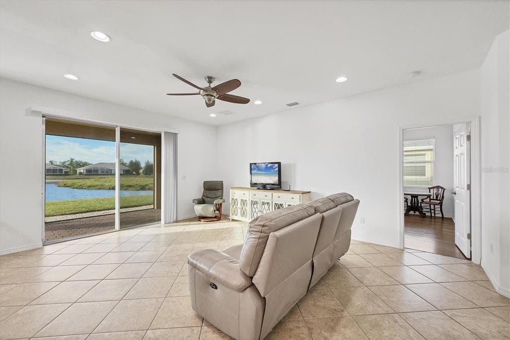 5283 CANYONLAND WAY photo 10