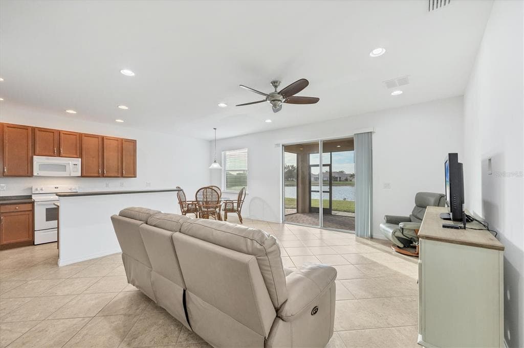 5283 CANYONLAND WAY photo 11
