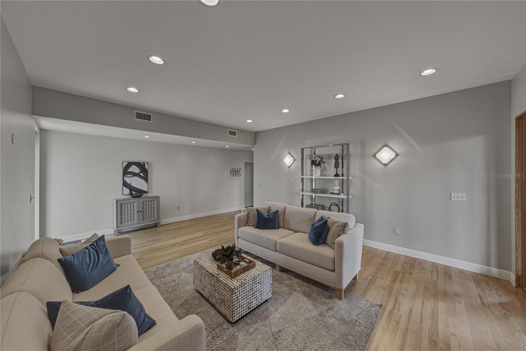 838 MONTEREY BOULEVARD NE photo 22