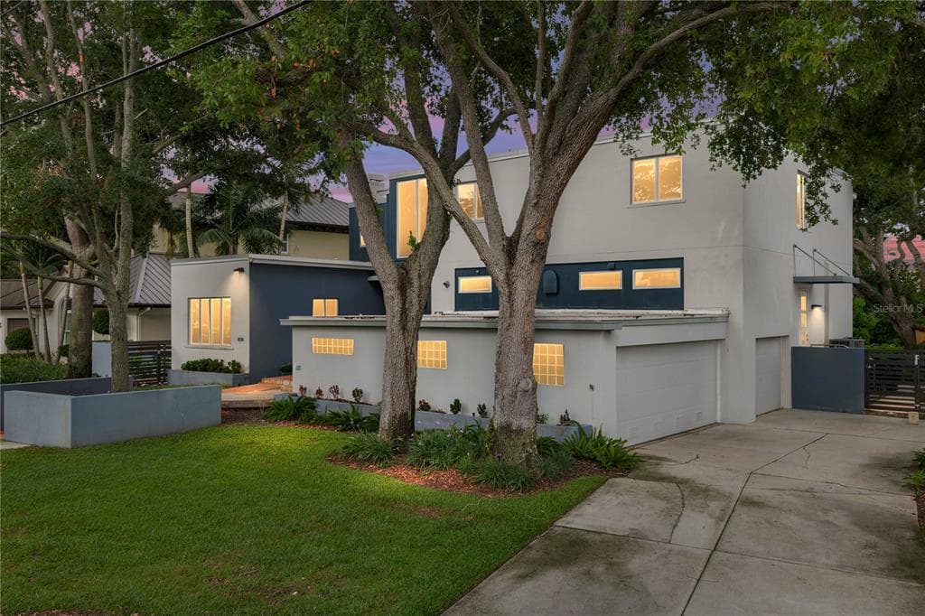838 MONTEREY BOULEVARD NE photo 3