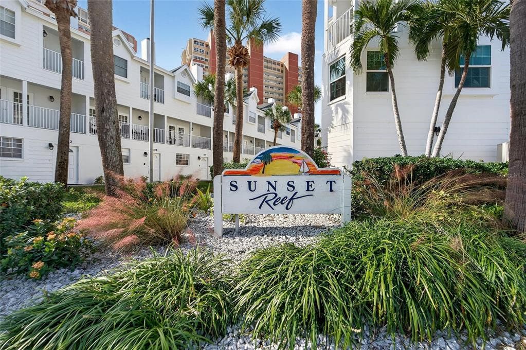17960 GULF BOULEVARD 104 photo 9