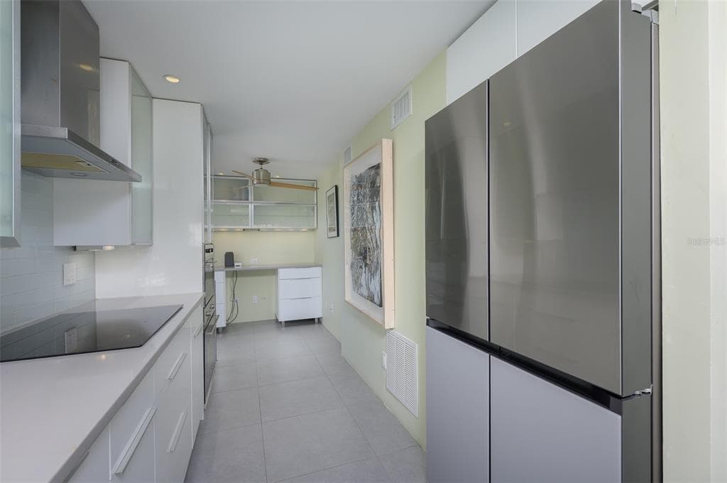 5780 MIDNIGHT PASS ROAD 210 photo 16