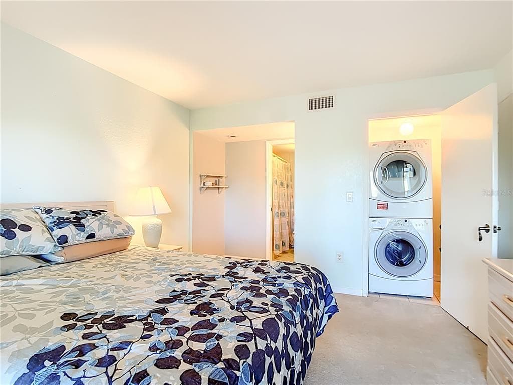 404 CERROMAR CIRCLE N 115 photo 19