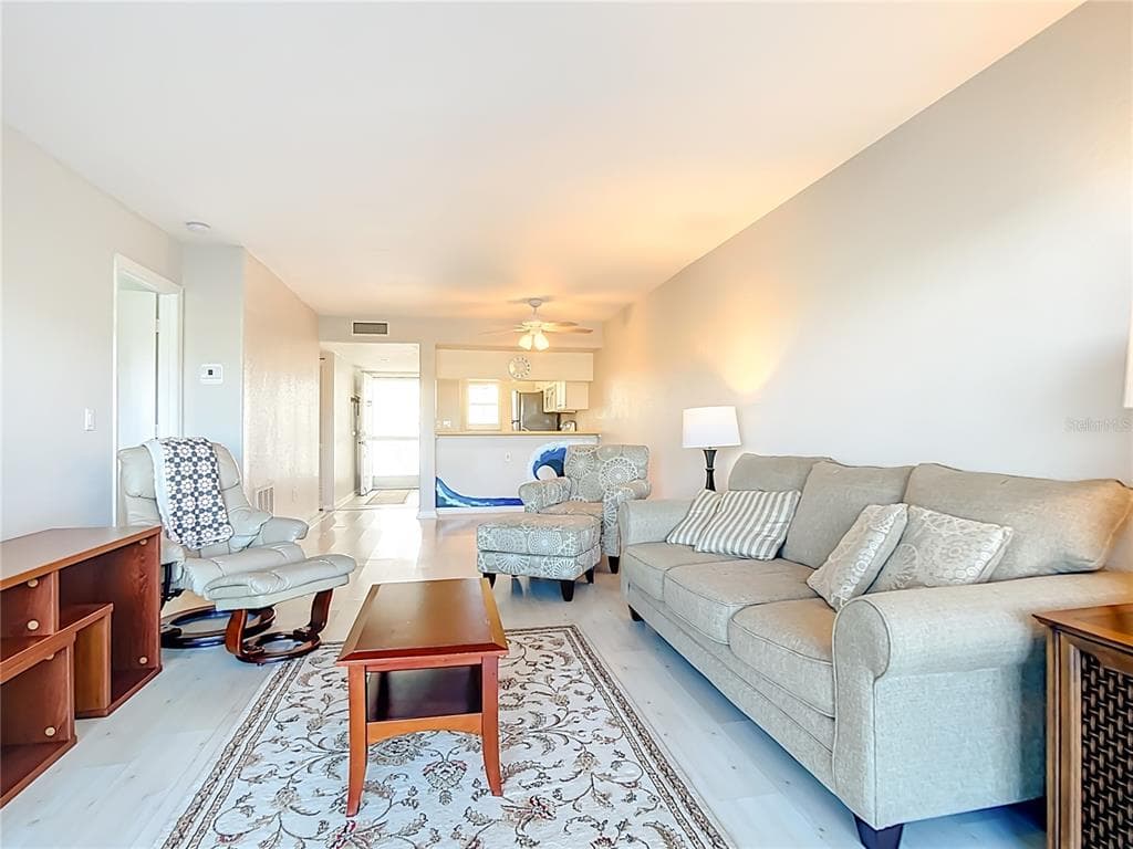404 CERROMAR CIRCLE N 115 photo 8