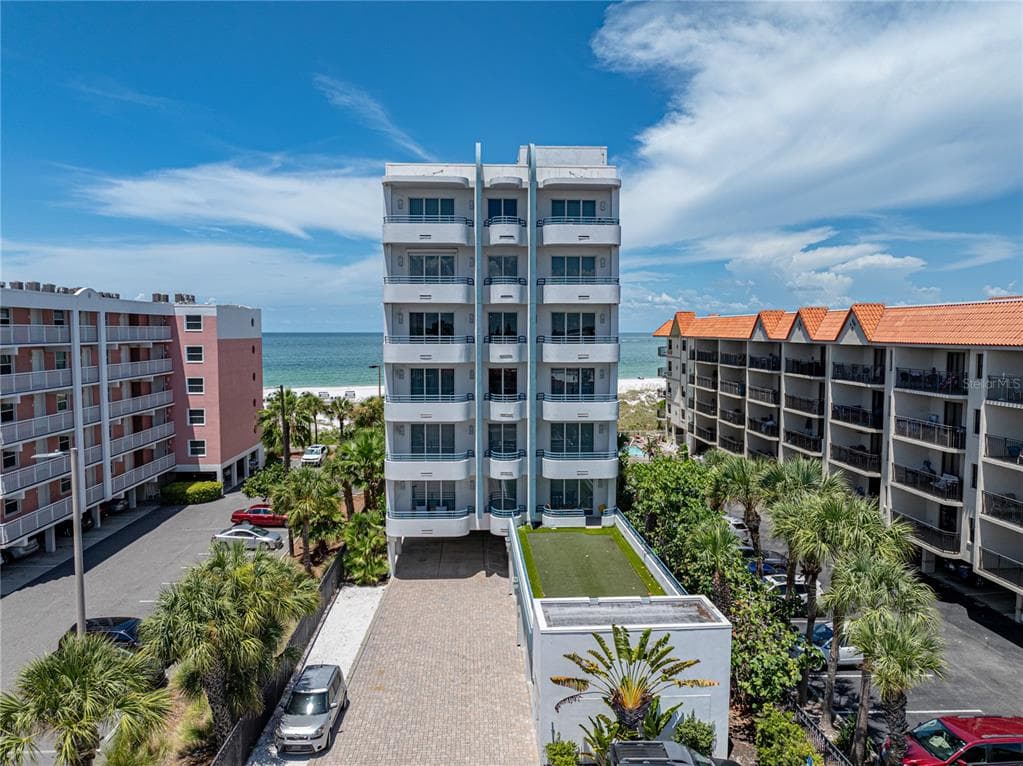 3910 GULF BOULEVARD 400 photo 1