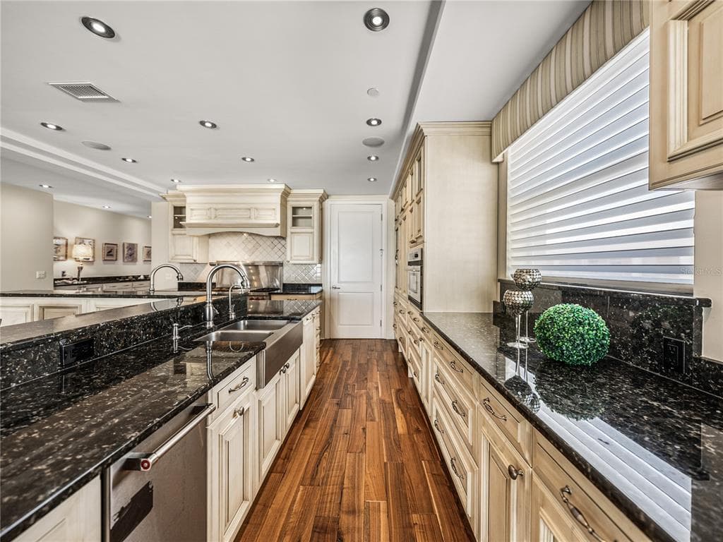 3910 GULF BOULEVARD 400 photo 24