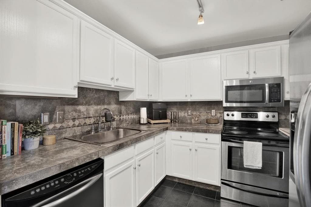 345 BAYSHORE BOULEVARD 310 photo 20