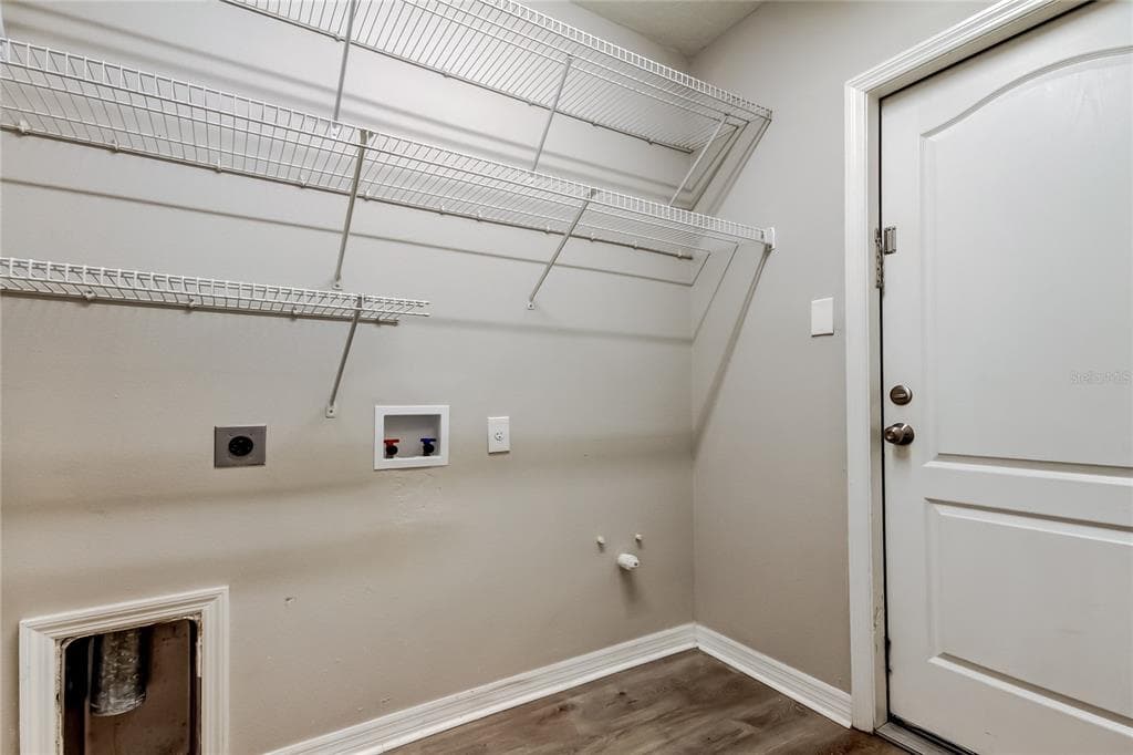 8813 FOUNDERS CIRCLE photo 18