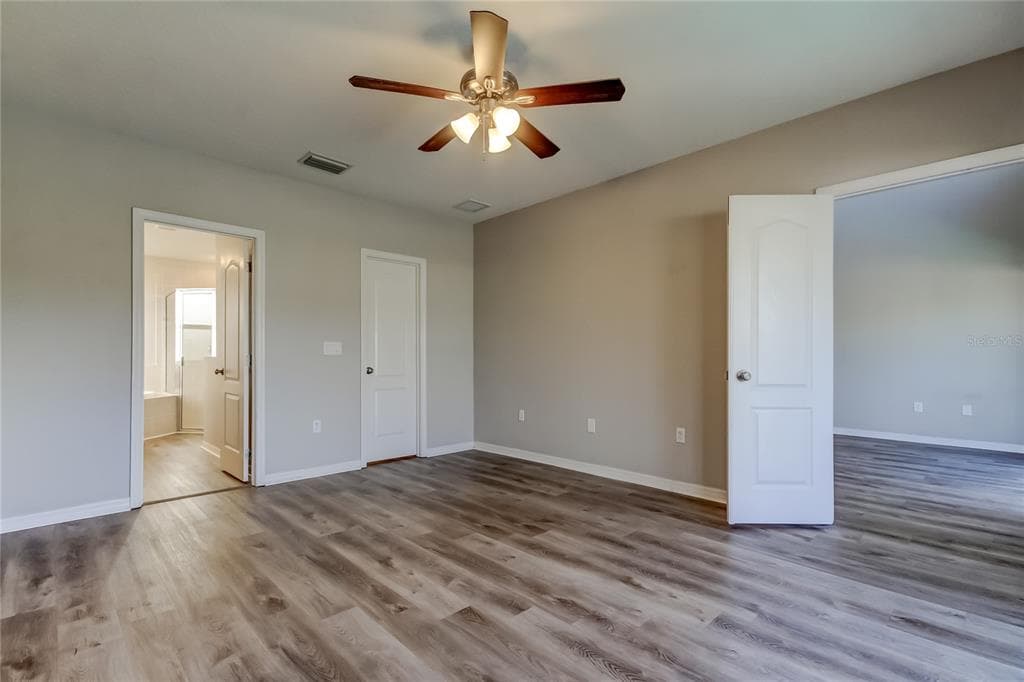 8813 FOUNDERS CIRCLE photo 19