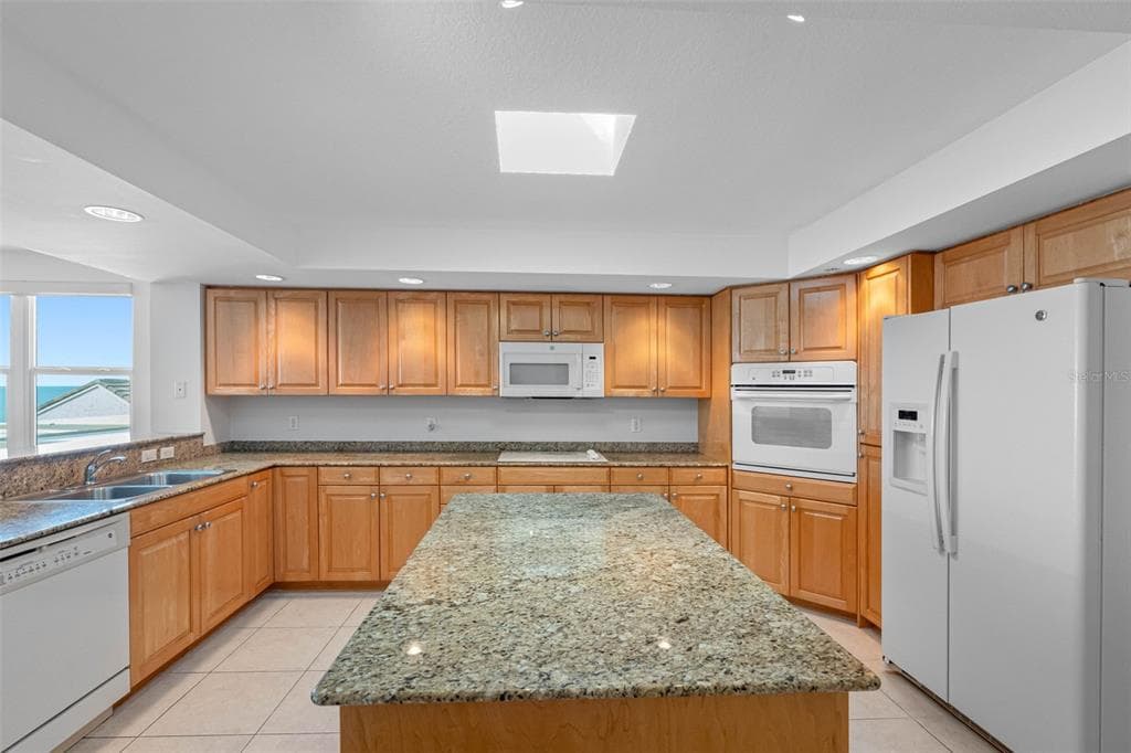16326 GULF BOULEVARD 510 photo 9