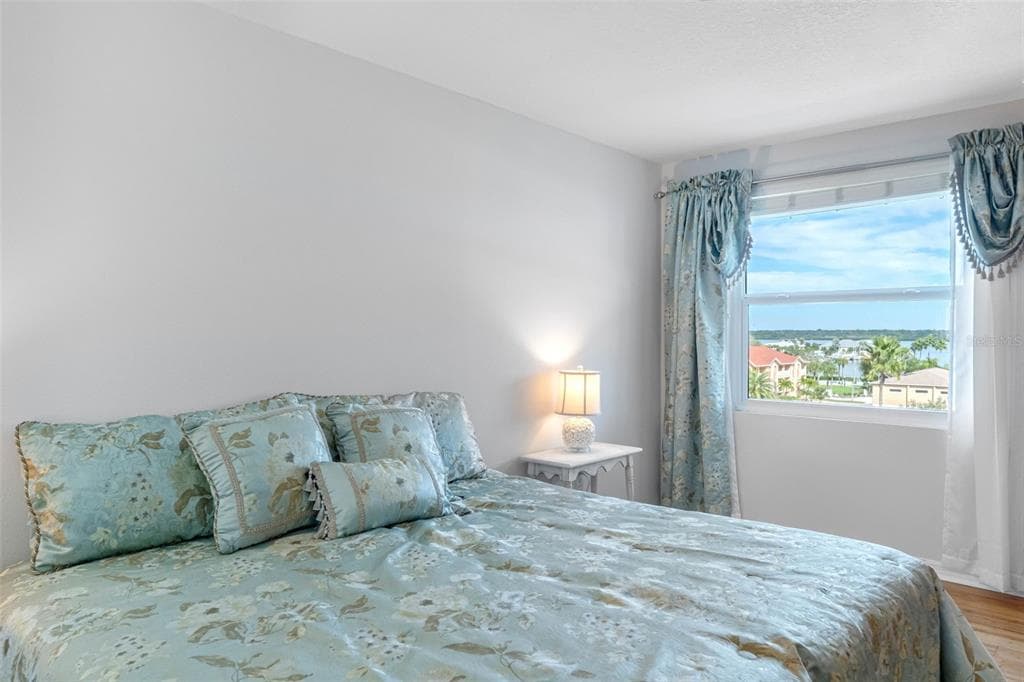 16326 GULF BOULEVARD 510 photo 21