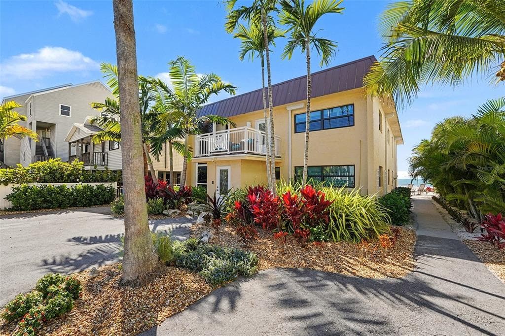 19936 GULF BOULEVARD photo 4