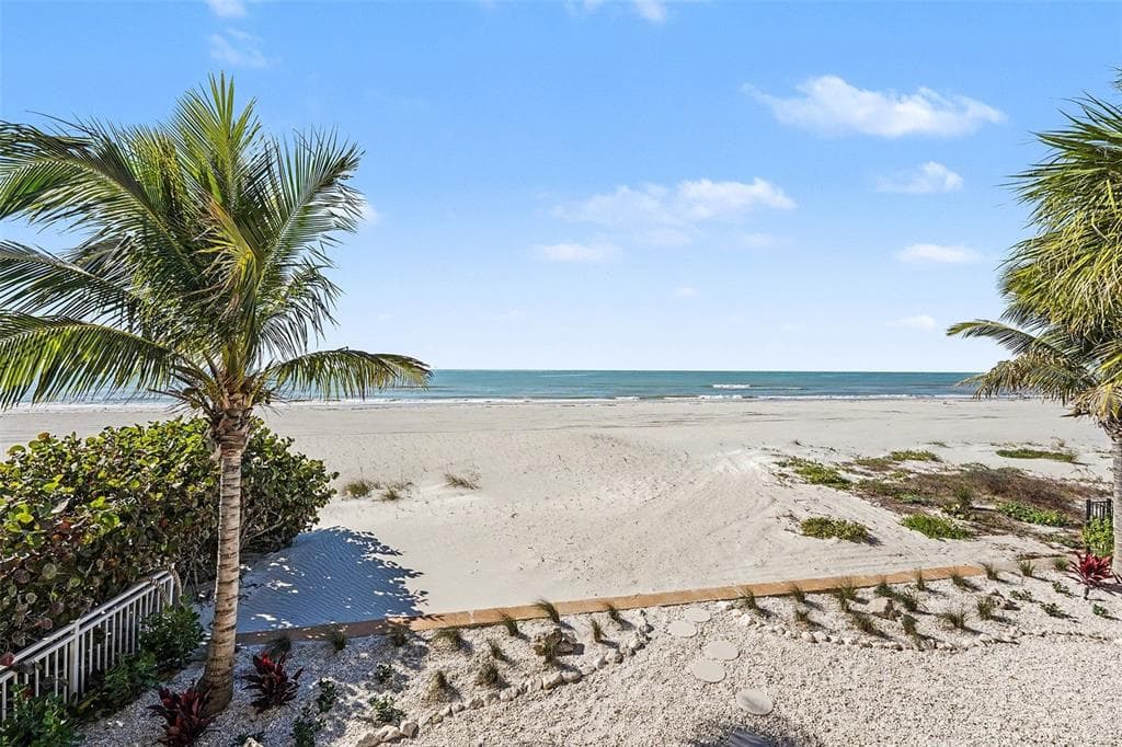 19936 GULF BOULEVARD photo 3