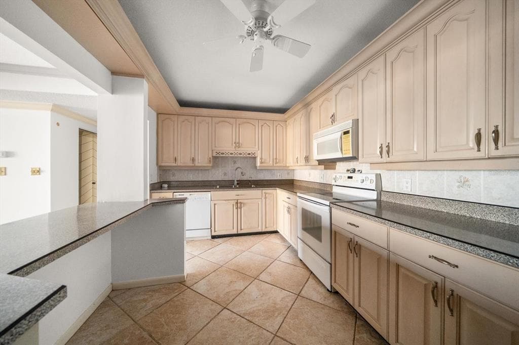1501 GULF BOULEVARD 604 photo 9