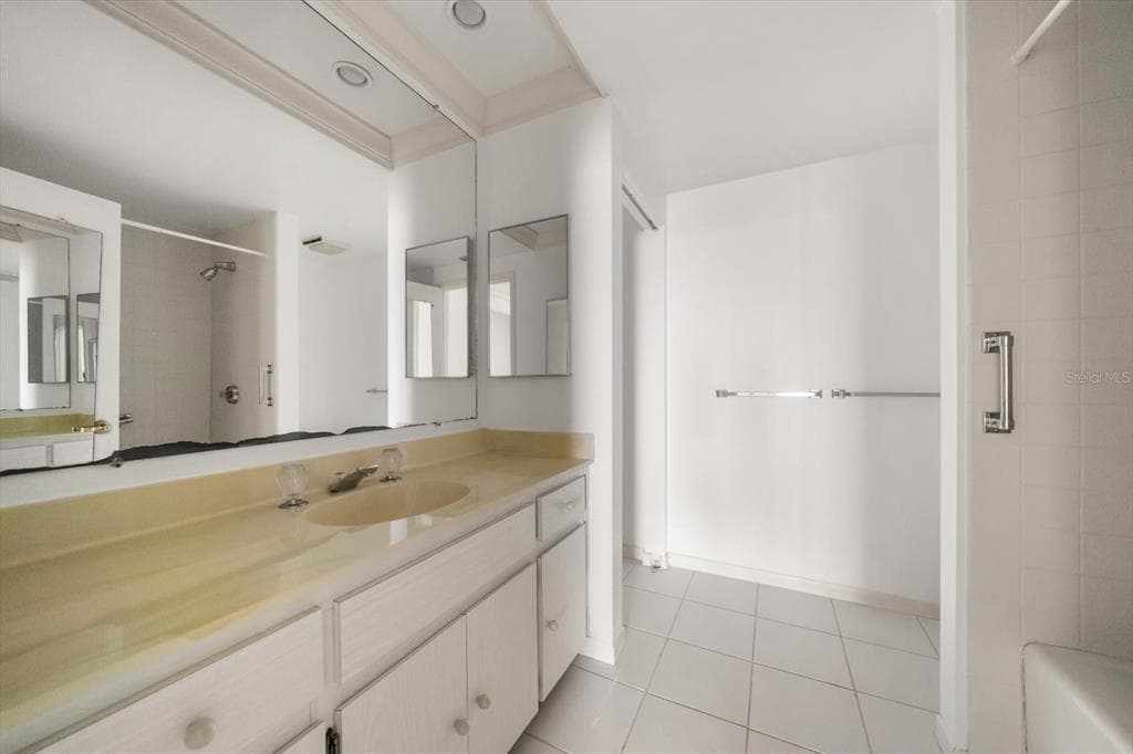1501 GULF BOULEVARD 604 photo 11