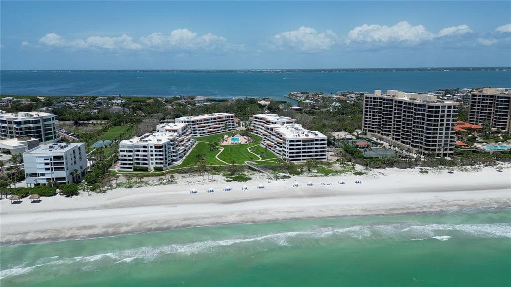 1425 GULF OF MEXICO DRIVE 408 photo 2