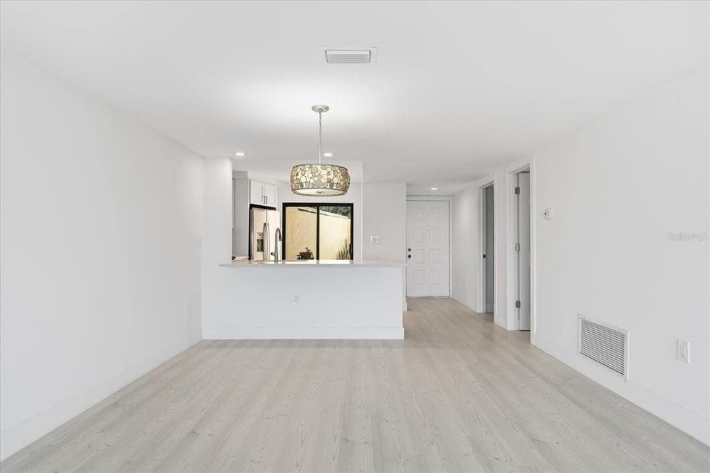7520 SUNSHINE SKYWAY LANE S T19 photo 18