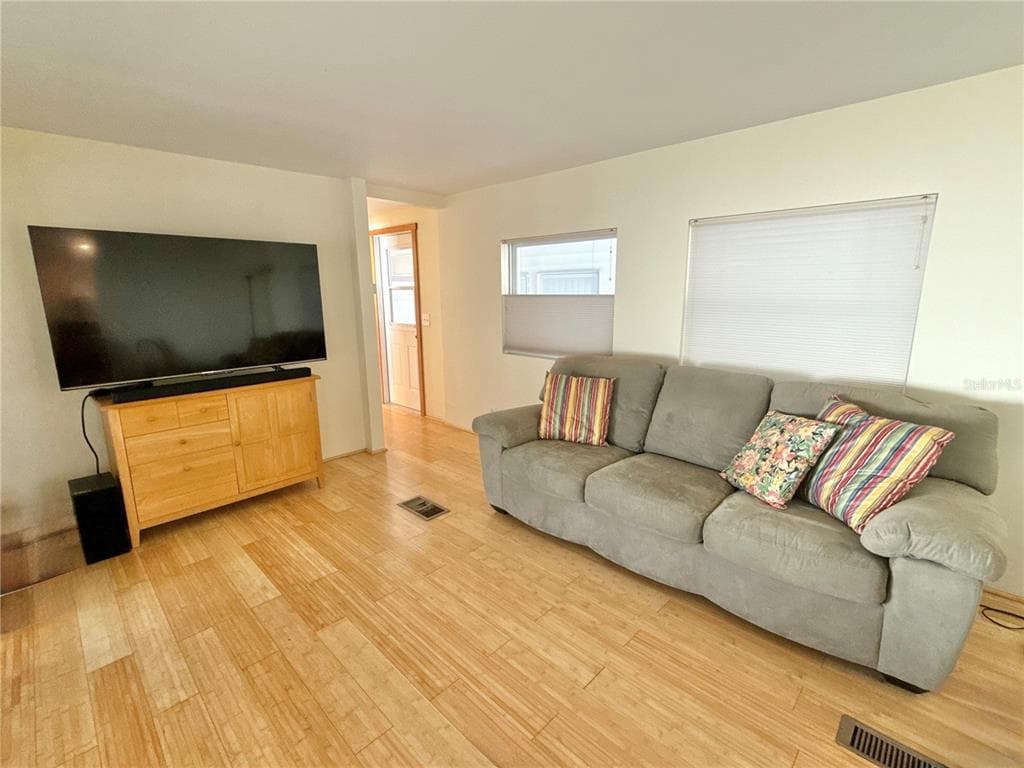 340 MOUNT OAK AVENUE NE 754 photo 13