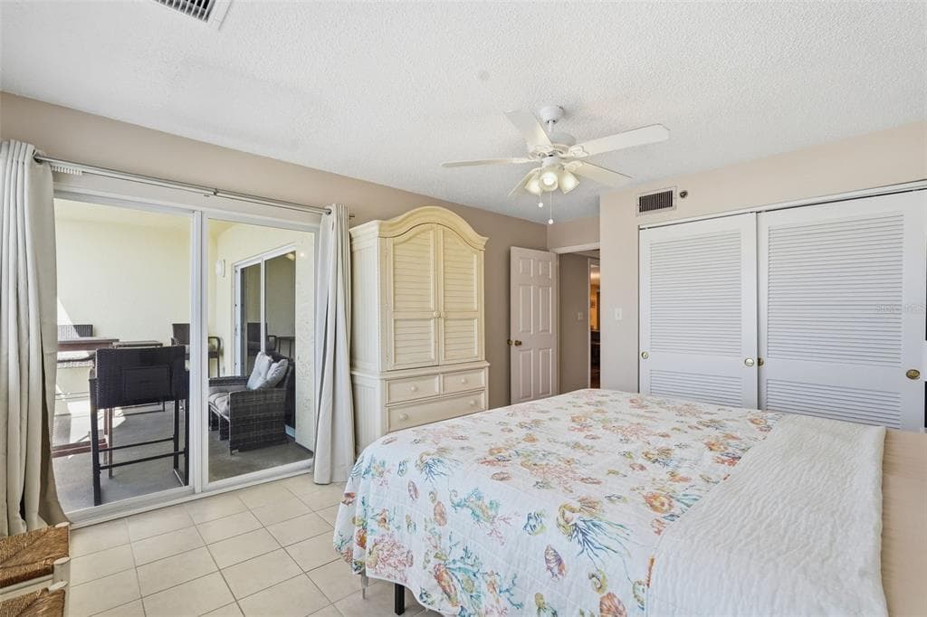 17450 GULF BOULEVARD 104 photo 25