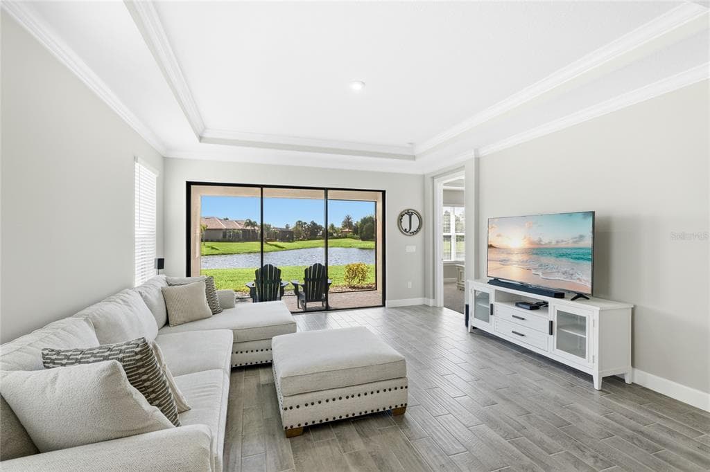 10414 INGLENOOK TERRACE photo 14