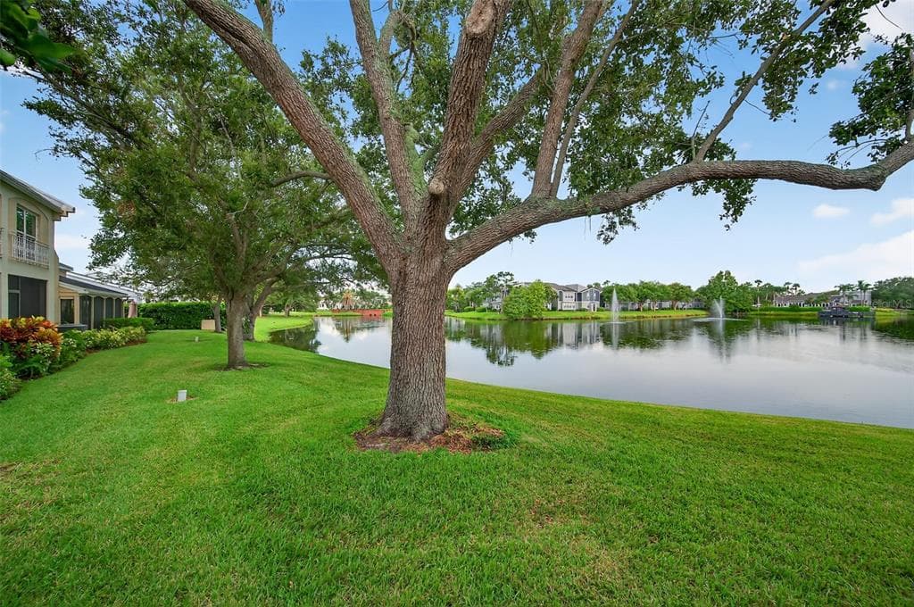 13734 MARSEILLES COURT photo 2