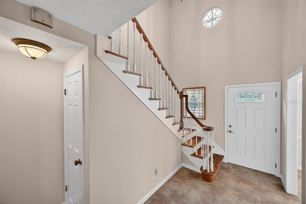 13734 MARSEILLES COURT photo 3