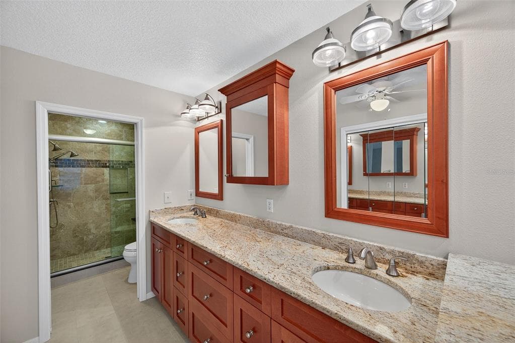 13734 MARSEILLES COURT photo 15