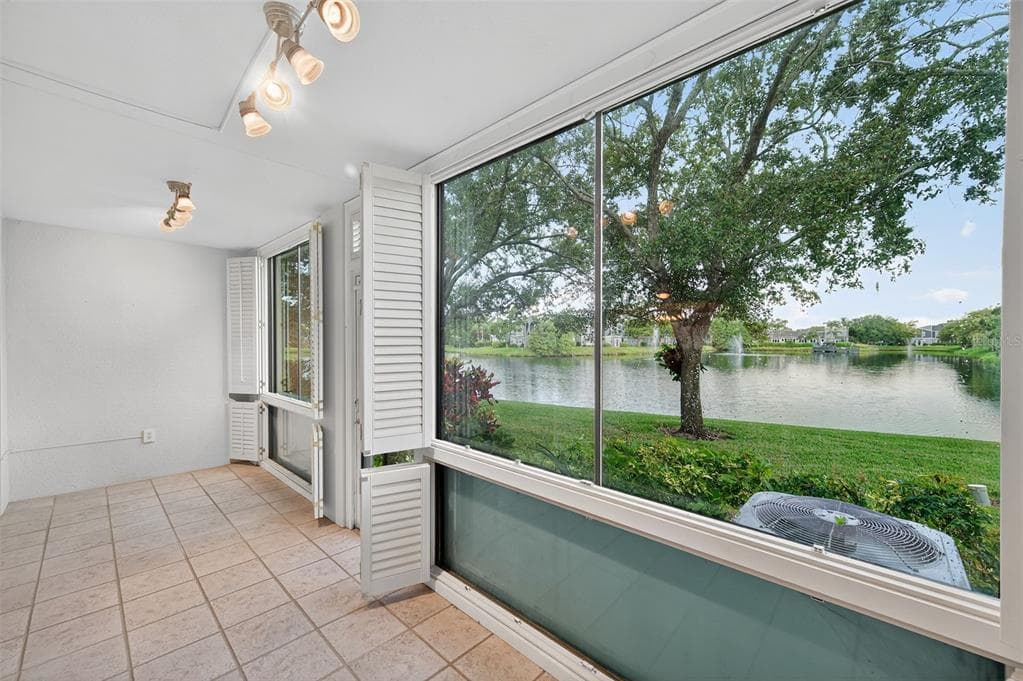 13734 MARSEILLES COURT photo 8