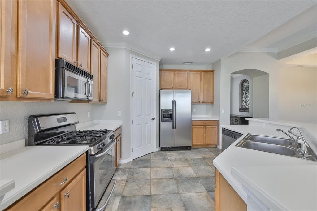 1324 EMERALD DUNES DRIVE photo 18