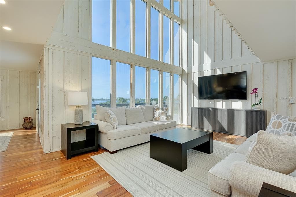 1089 BAYSHORE DRIVE photo 7