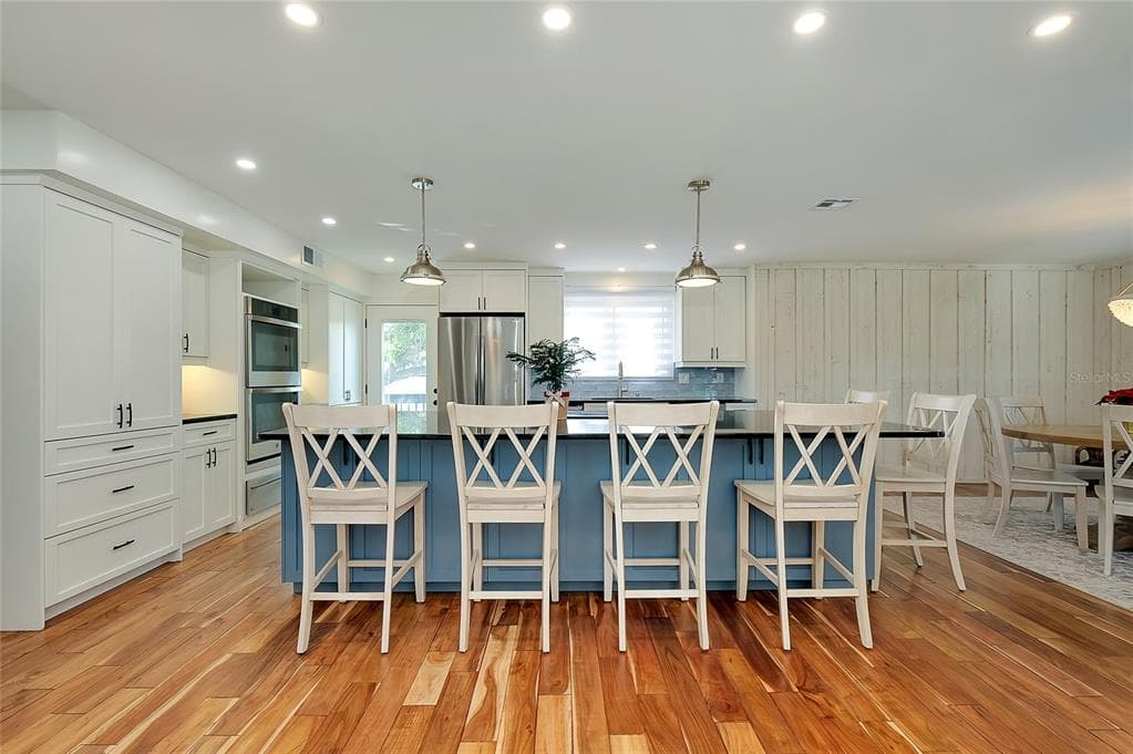 1089 BAYSHORE DRIVE photo 10