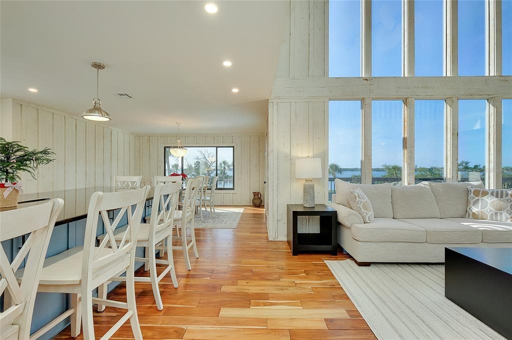 1089 BAYSHORE DRIVE photo 8