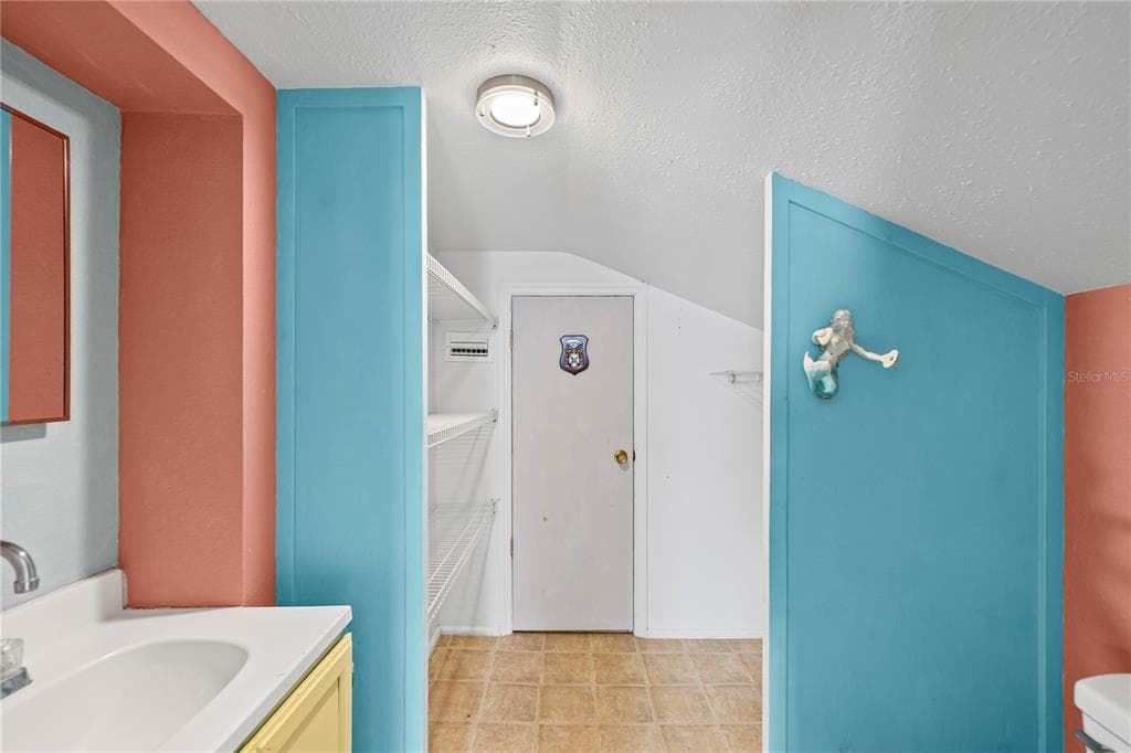 5642 RIVERVIEW DRIVE photo 23