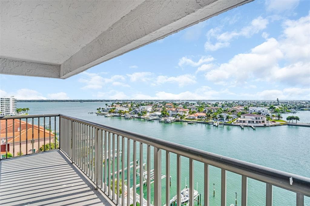 1651 SAND KEY ESTATES CT 74 photo 3