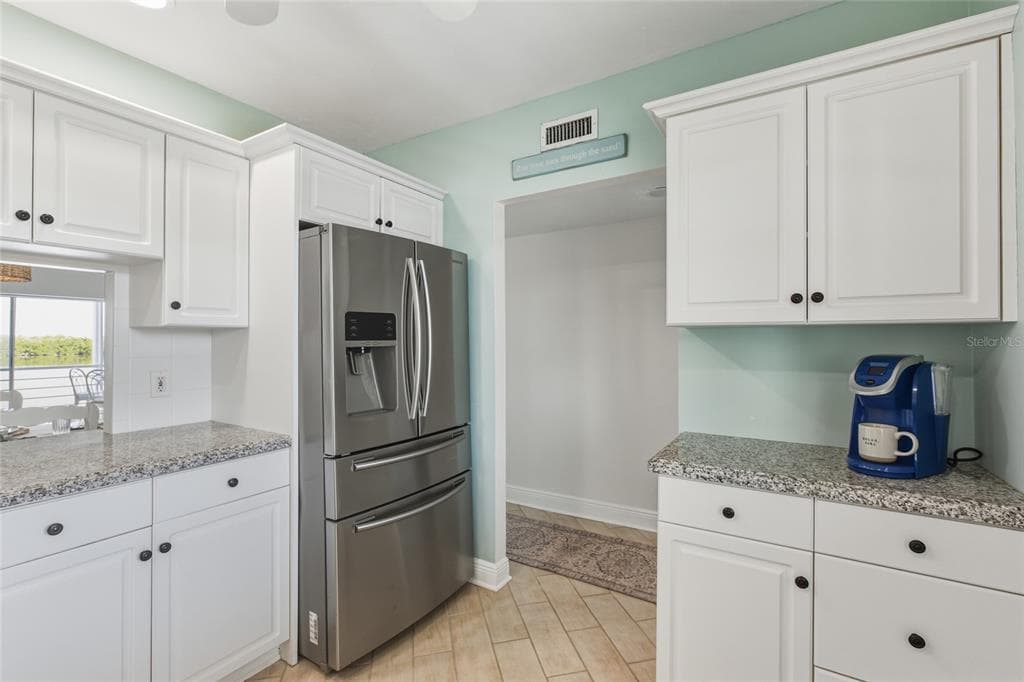 4420 EXETER DRIVE 303 photo 19