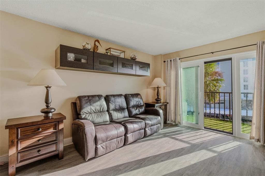 51 ISLAND WAY 311 photo 13