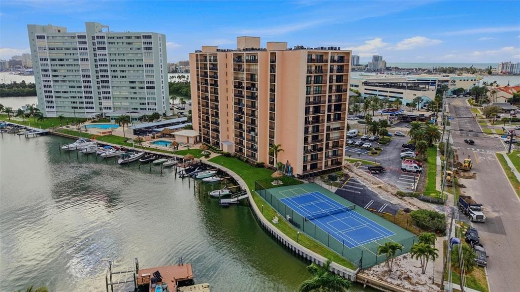 51 ISLAND WAY #311 3